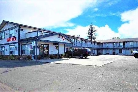 Imperial Motel 100 Mile House Экстерьер фото