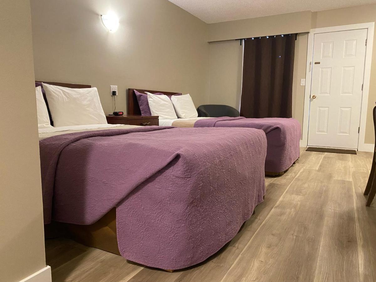Imperial Motel 100 Mile House Экстерьер фото