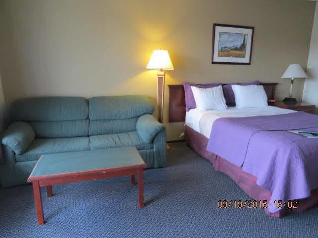 Imperial Motel 100 Mile House Экстерьер фото