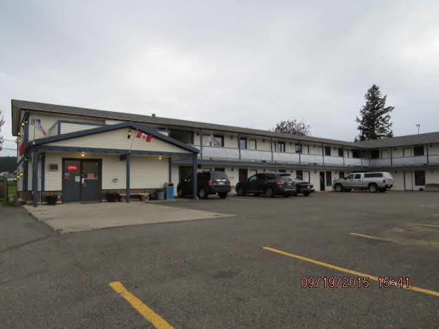 Imperial Motel 100 Mile House Экстерьер фото